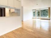 Lichtdurchfluteter Wohn- und Essbereich - 