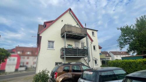 Hausansicht hinten - 2 Zimmer Etagenwohnung in Heiningen