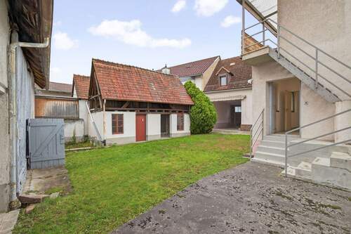 Innenhof + Scheune - 