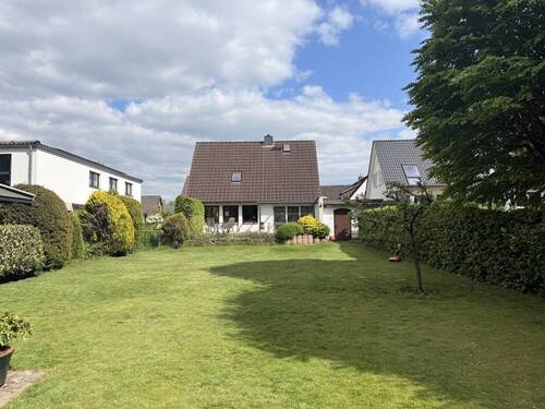 Rückansicht Haus - Grundstück zum Kaufen in Hamburg-Sasel/Poppenbüttel