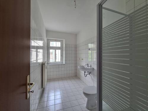 Bad mit Dusche - 