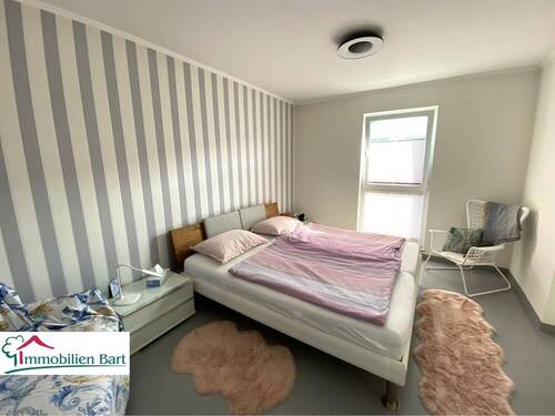 Schlafzimmer OG mit Ankleidezimmer - 