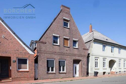 Bild 1 - 360° Rundgang - Historisches Zweifamilienhaus mit Platz & Feuchtigkeitsschäden zu verkaufen