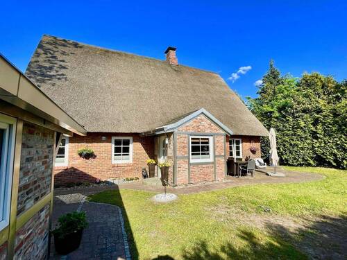 ein exklusives Anwesen - Mehrfamilienhaus, Wohnhaus in Quickborn