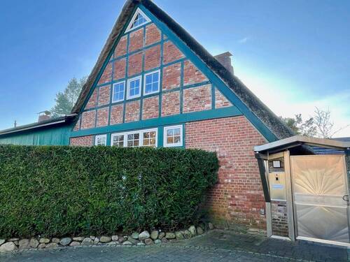zauberhaft und riesig groß - Mehrfamilienhaus, Wohnhaus in Quickborn zum Kaufen