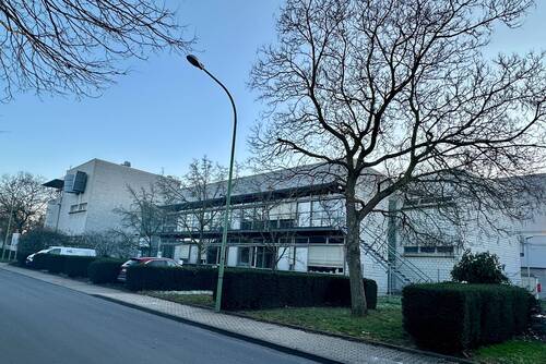 Ansicht mit Stellplätzen - Büro zur Miete in Düren