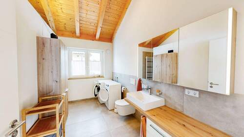 Badezimmer mit Dusche - 