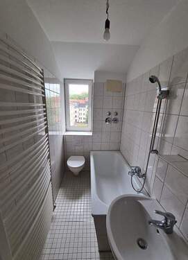 Bad - Etagenwohnung mit 54,40 m&sup2; in Chemnitz zur Miete