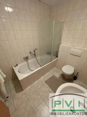 Badezimmer - 3 Zimmer Etagenwohnung zur Miete in Aue