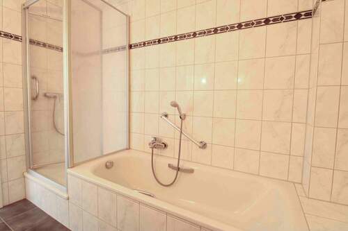 04 Dusche_Badewanne - 