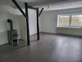 großes Wohnzimmer - 4 Zimmer Etagenwohnung in Auderath