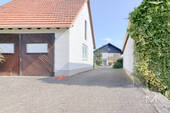 Einfahrt - 5 Zimmer Einfamilienhaus zum Kaufen in Relsberg