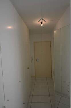 Wohnungstür - Etagenwohnung mit 56,00 m&sup2; in Stuttgart / Stuttgart-Mitte zum Kaufen