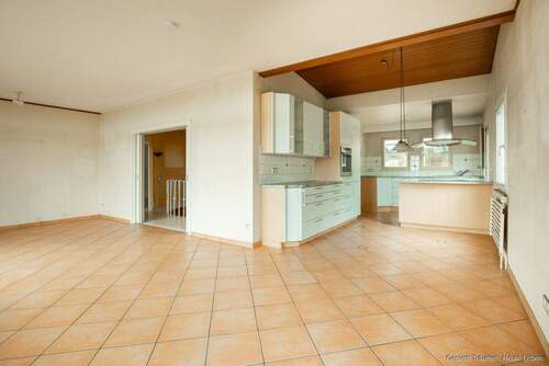 Wohnzimmer/Essbereich - 6 Zimmer Einfamilienhaus zum Kaufen in Breisach am Rhein / Niederrimsingen