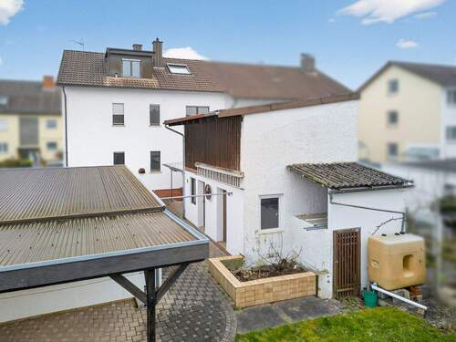 Rückansicht Drohne - 6 Zimmer Doppelhaushälfte zum Kaufen in Weingarten