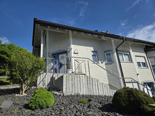 Haupteingang EG. W - Einfamilienhaus mit 221,00 m² in Isselbach zum Kaufen