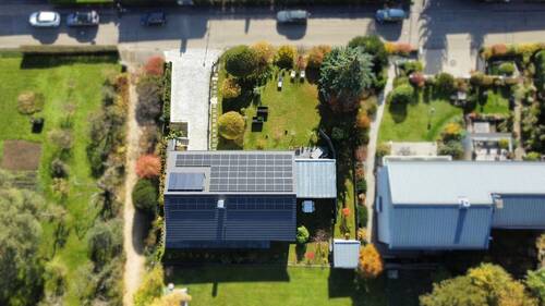Luftbild - Grundstück von oben - 5 Zimmer Einfamilienhaus in Heiningen