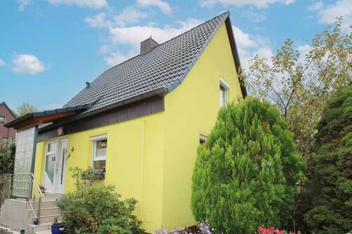 Hauseingang - 4 Zimmer Einfamilienhaus zum Kaufen in Nürnberg