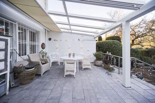 5_Überdachte Terrasse - 8 Zimmer Einfamilienhaus in Dortmund / Kirchhörde