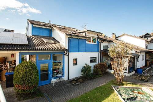 Eingangsbereich - 7 Zimmer Reihenendhaus zum Kaufen in Titisee-Neustadt