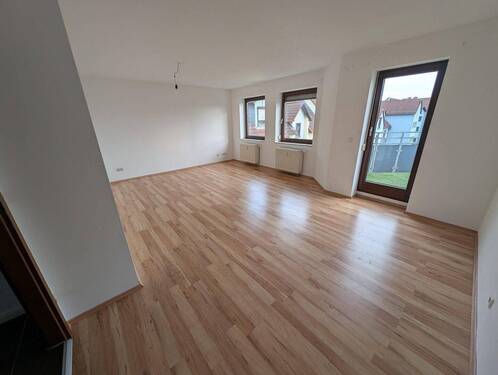 Wohnzimmer 1 - 2 Zimmer Etagenwohnung zum Kaufen in Nürnberg