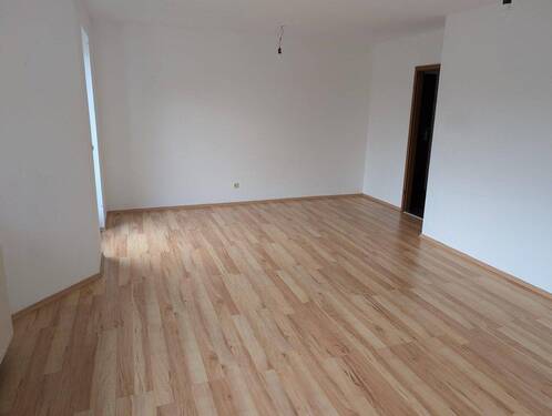 Wohnzimmer 3 - Etagenwohnung mit 65,80 m&sup2; in Nürnberg zum Kaufen