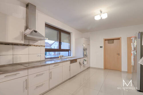 Küche - 8 Zimmer Einfamilienhaus zum Kaufen in Hütschenhausen / Spesbach