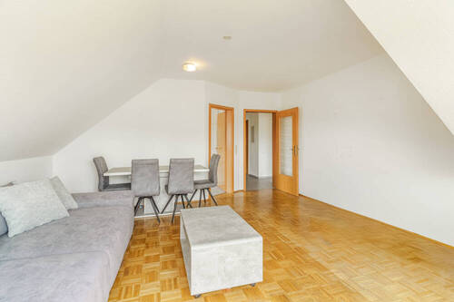 Wohnzimmer 1 - 3 Zimmer Etagenwohnung in Gemünden am Main