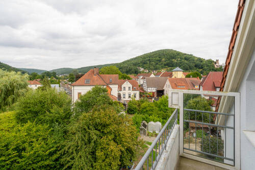 Weitblick Balkon Wohnzimmer 1 - Etagenwohnung mit 73,50 m² in Gemünden am Main zum Kaufen