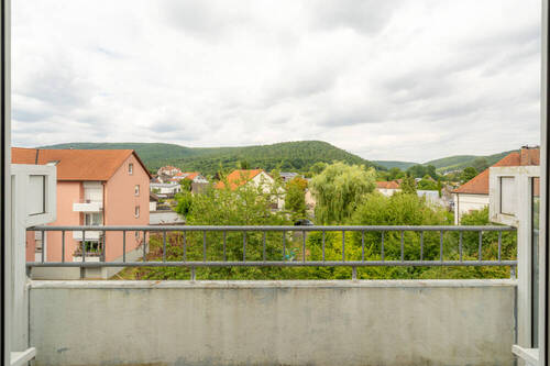 Weitblick Balkon Wohnzimmer - 