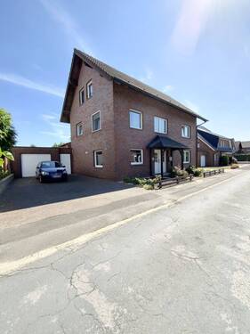 mit Garage und weitere Stellplatzflächen - Mehrfamilienhaus, Wohnhaus mit 344,00 m² in Selm zum Kaufen