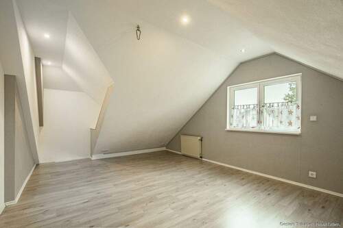 Zimmer 1 Dachgeschoss - 