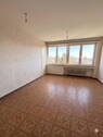 Wohnzimmer - Lichtdurchflutete attraktive 3-Zimmer-Wohnung inklusive Garage in zentraler Lage von Neu-Ulm!