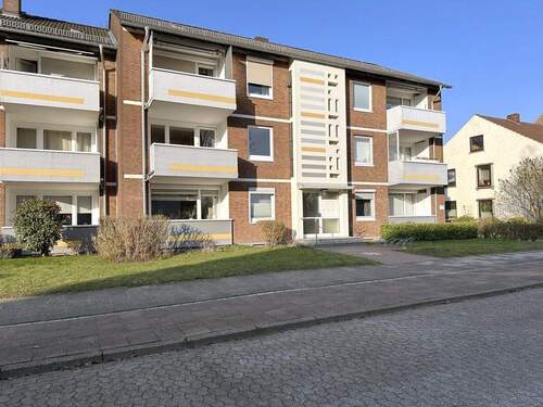 Bild 1 - PURNHAGEN-IMMOBILIEN - 3-Zimmer-Eigentumswohnung mit Balkon in ruhiger Seitenstraße von Bremen-Aumund