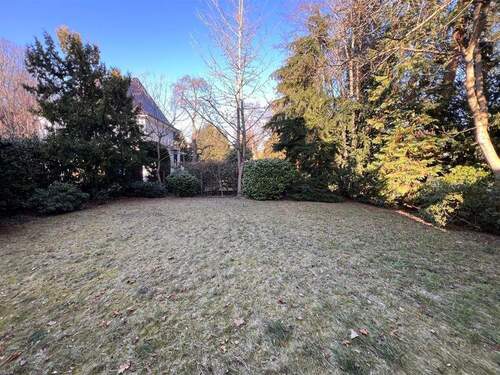  nahezu uneinsehbarer - Doppelhaushälfte mit 158,00 m&sup2; in Nürnberg zum Kaufen