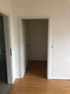Flur2 - 6 Zimmer Etagenwohnung in Ludwigshafen