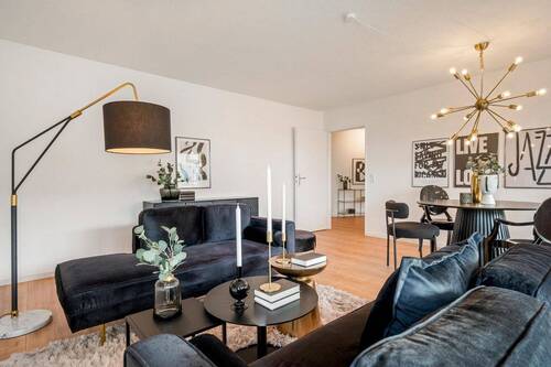 Bild 1 - Modernisierte 3 Zimmerwohnung mit Balkon und Stellplatz