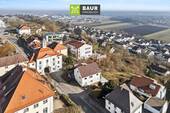 Luftaufnahme - 6 Zimmer Mehrfamilienhaus, Wohnhaus zum Kaufen in Elchingen