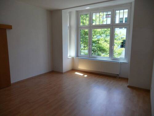 helles Wohnzimmer - Etagenwohnung mit 55,50 m² in Zwickau zur Miete