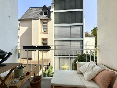 Titelbild - Sanierte Altbau Wohnung mit Balkon und Aufzug in bester Nordend Lage