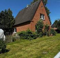 Sanieren oder Neubau, Sie haben die Wahl! Vermietetes Einfamilienhaus in Lasbek, Pferdehaltung möglich