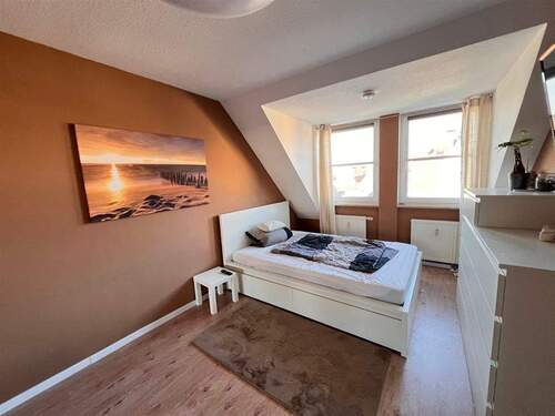 Schlafzimmer - Etagenwohnung mit 43,80 m&sup2; in Schwanstetten zum Kaufen