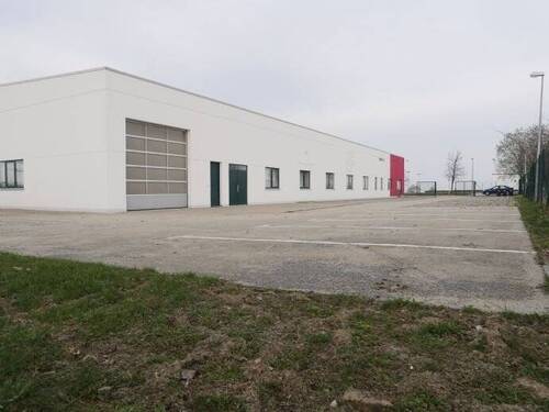 Außenansicht Stellplätze - 3 Zimmer Büro zur Miete in Bobritzsch-Hilbersdorf