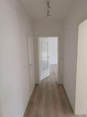 Flur - 3 Zimmer Etagenwohnung in Chemnitz