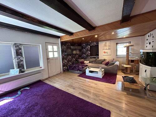 Wohnzimmer 2 - 6 Zimmer Mehrfamilienhaus, Wohnhaus in Reinhardshagen