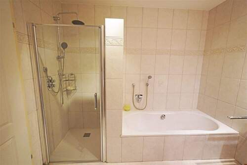 Badezimmer Erdgeschoss - 