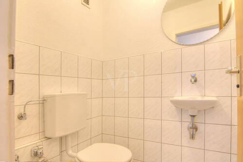 WC - 