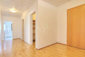 Flur - Etagenwohnung mit 84,10 m² in Gundelsheim zum Kaufen