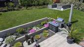 Hochbeet, Grillplatz, Brunnen - 