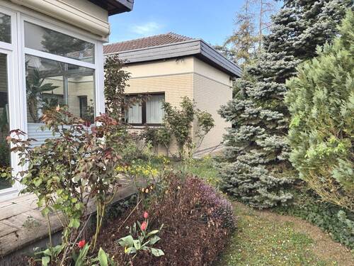 Garten mit Terassen - 8 Zimmer Einfamilienhaus zum Kaufen in Wiesbaden